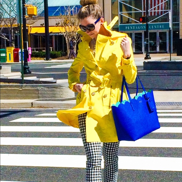 Meet your Posher, Jenna - Picture 2 of 3